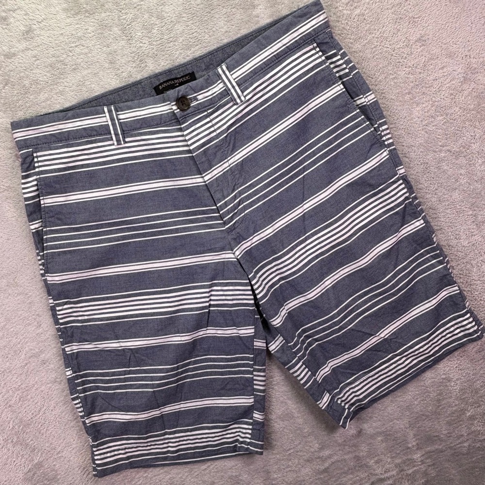 Banana Republic Mens Shorts 32 Blue White Striped Rio Horizontal Cotton Chino
